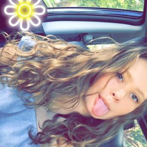 Meet your Posher, Caitlin